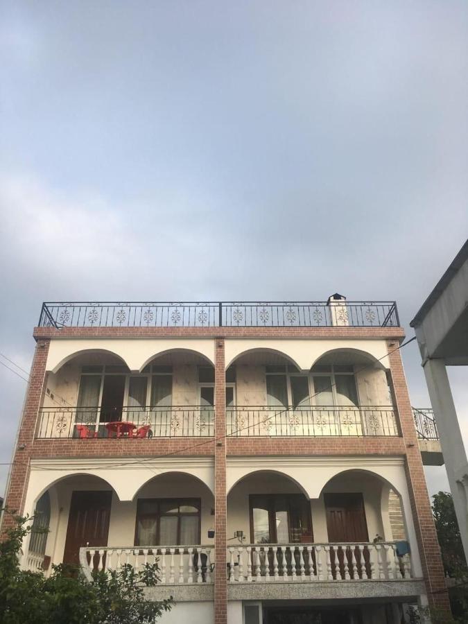 Merab House 巴统 外观 照片