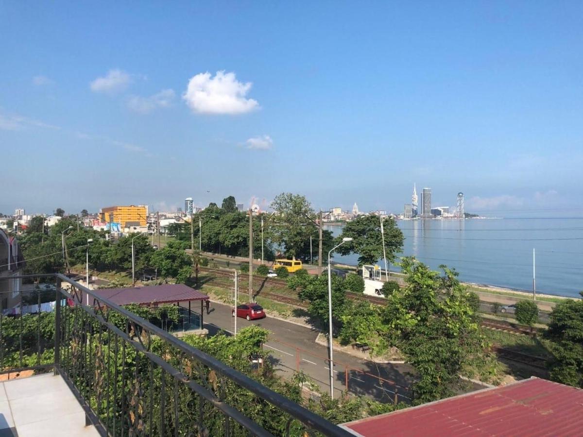 Merab House 巴统 外观 照片