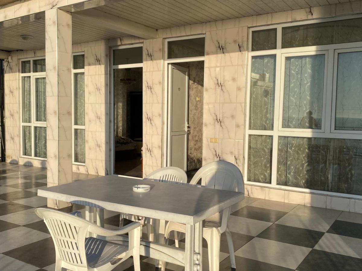 Merab House 巴统 外观 照片