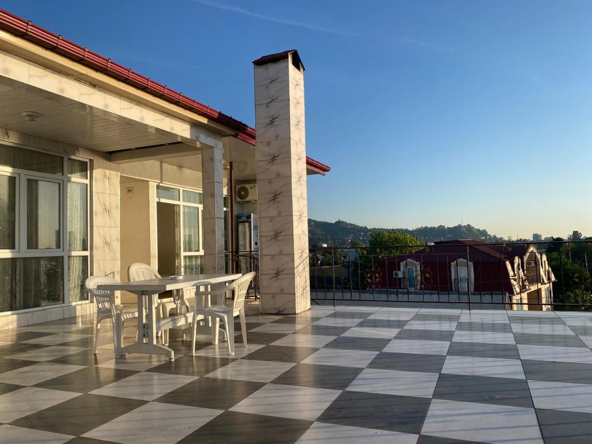 Merab House 巴统 外观 照片