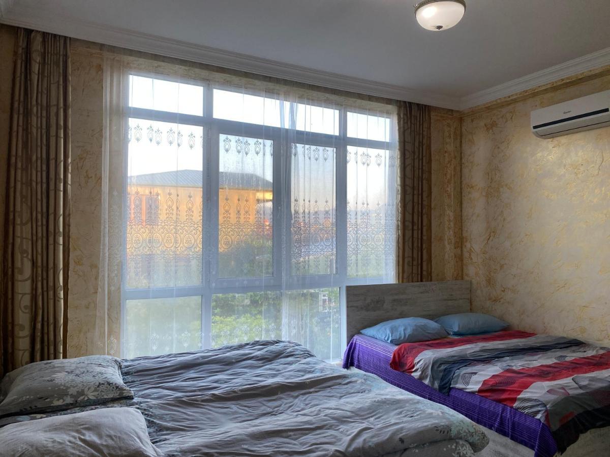 Merab House 巴统 外观 照片