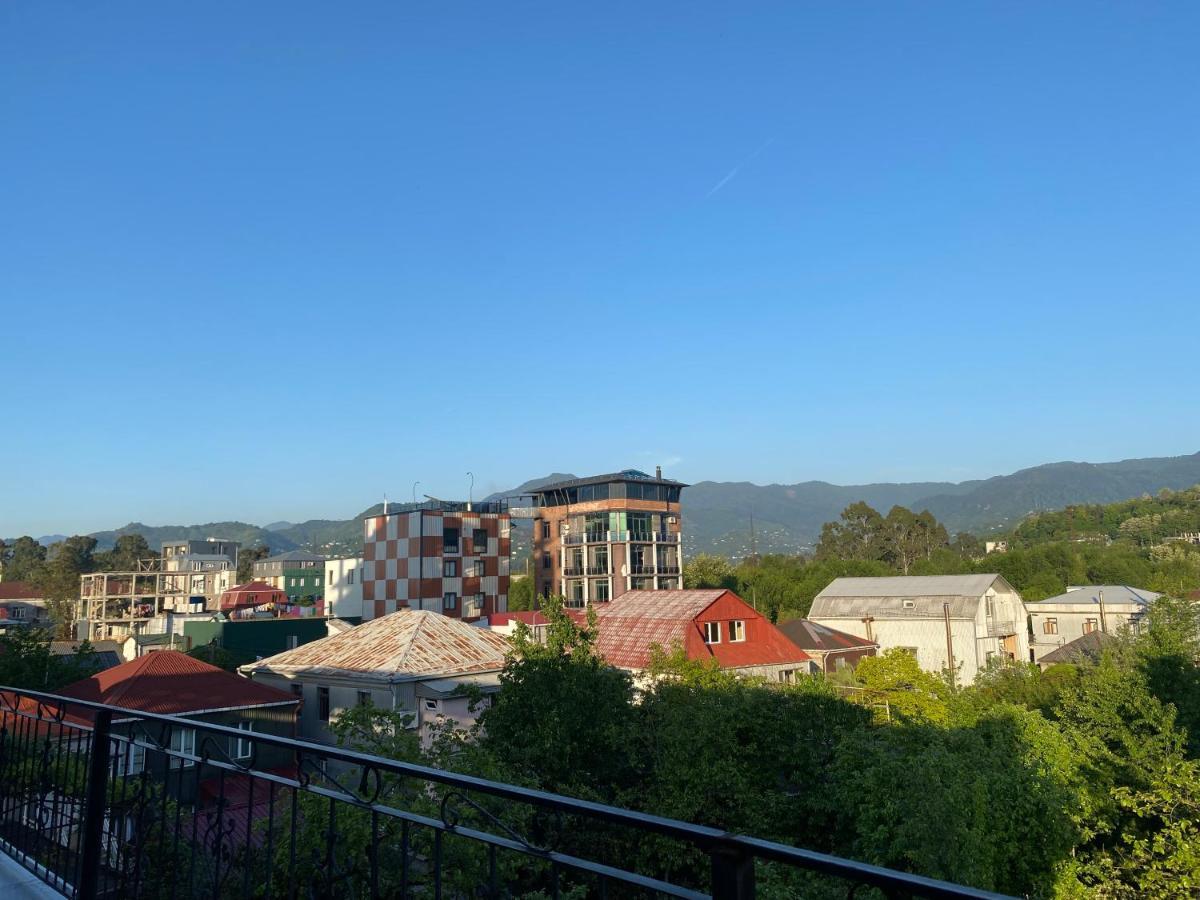 Merab House 巴统 外观 照片