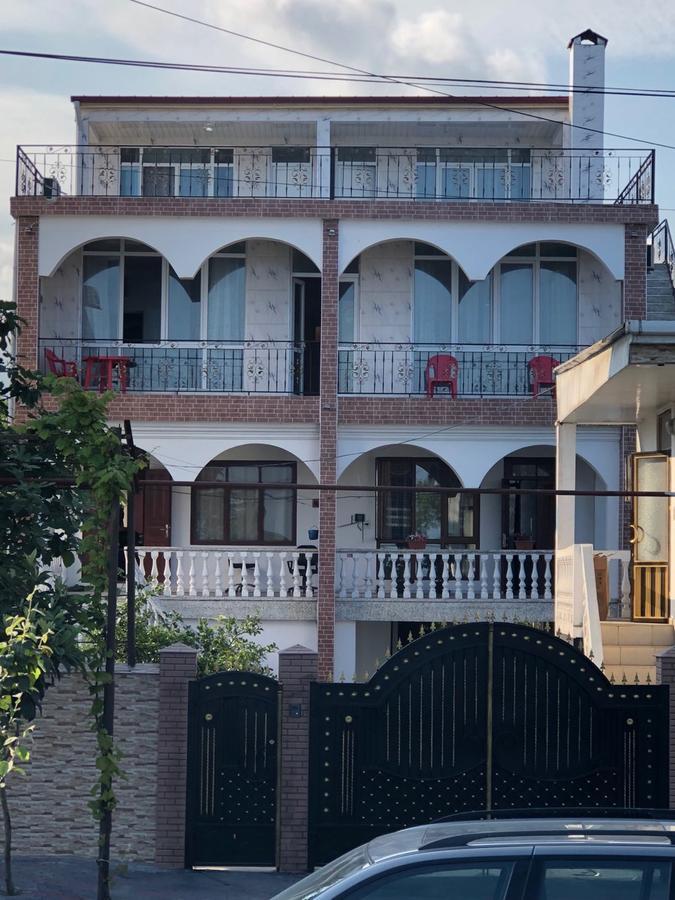 Merab House 巴统 外观 照片